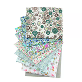 Lot de 9 tissus floraux 100 % coton CraftsFabrics, 50 x 50 cm